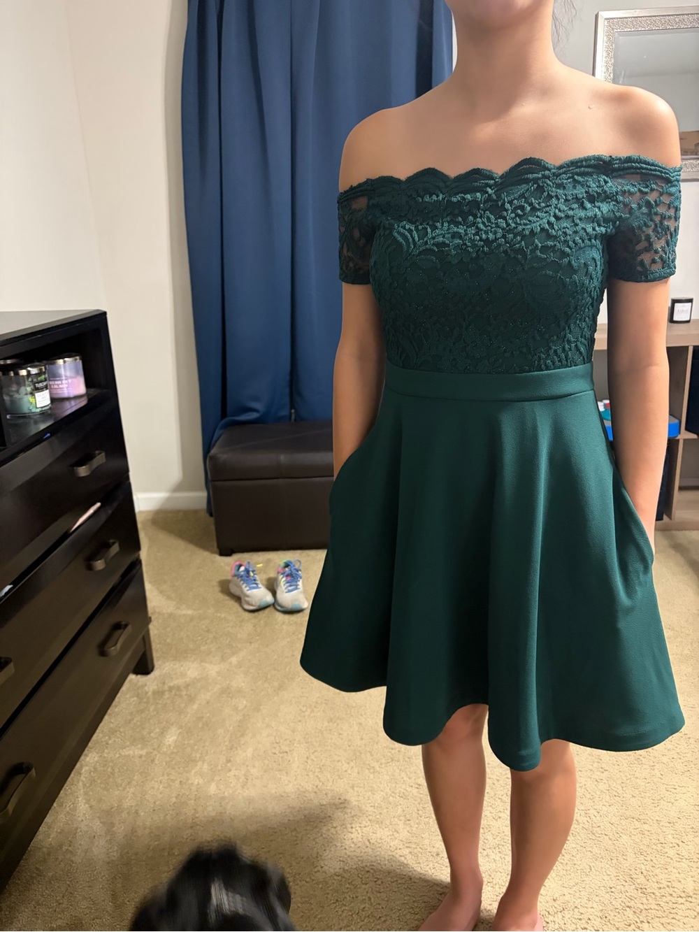 Off-Shoulder Lace Dress in Deep Green